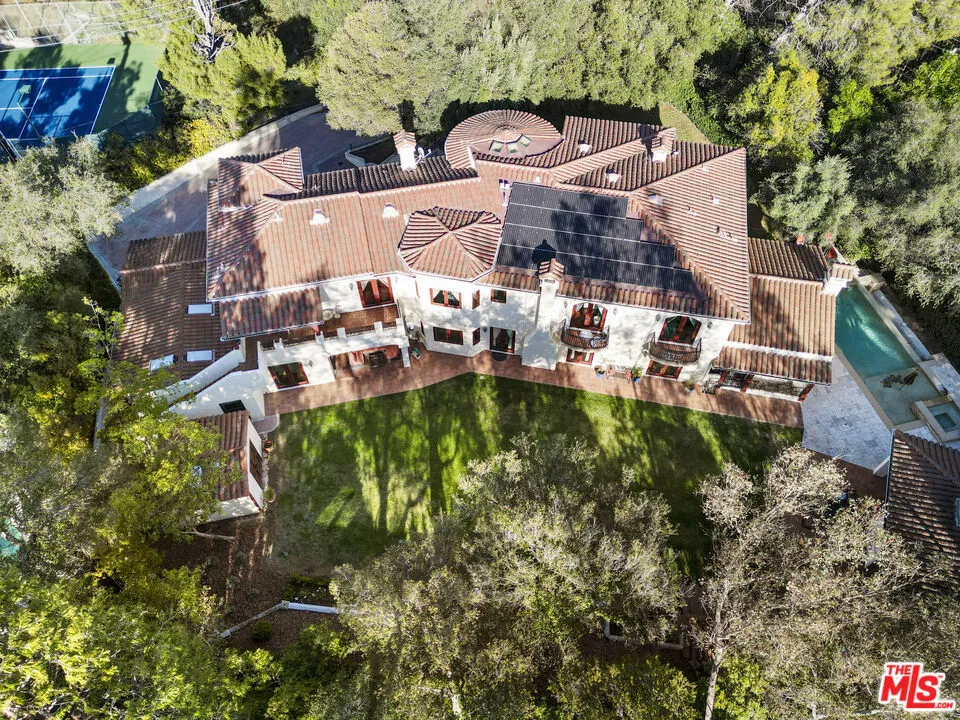 4141 Cambrdige Road La Canada Flintridge, CA 91011