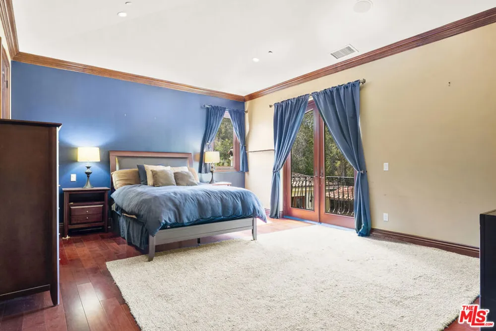 4141 Cambrdige Road La Canada Flintridge, CA 91011