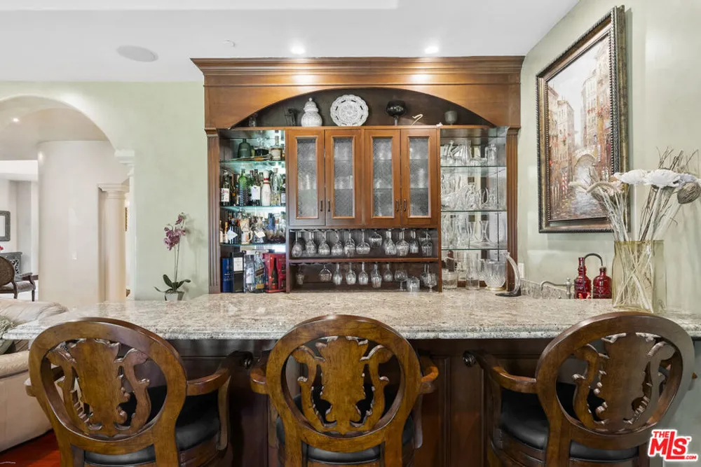 4141 Cambrdige Road La Canada Flintridge, CA 91011