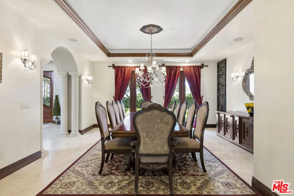 4141 Cambrdige Road La Canada Flintridge, CA 91011