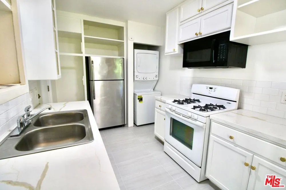 4336 Laurel Canyon Blvd Studio City, CA 91604