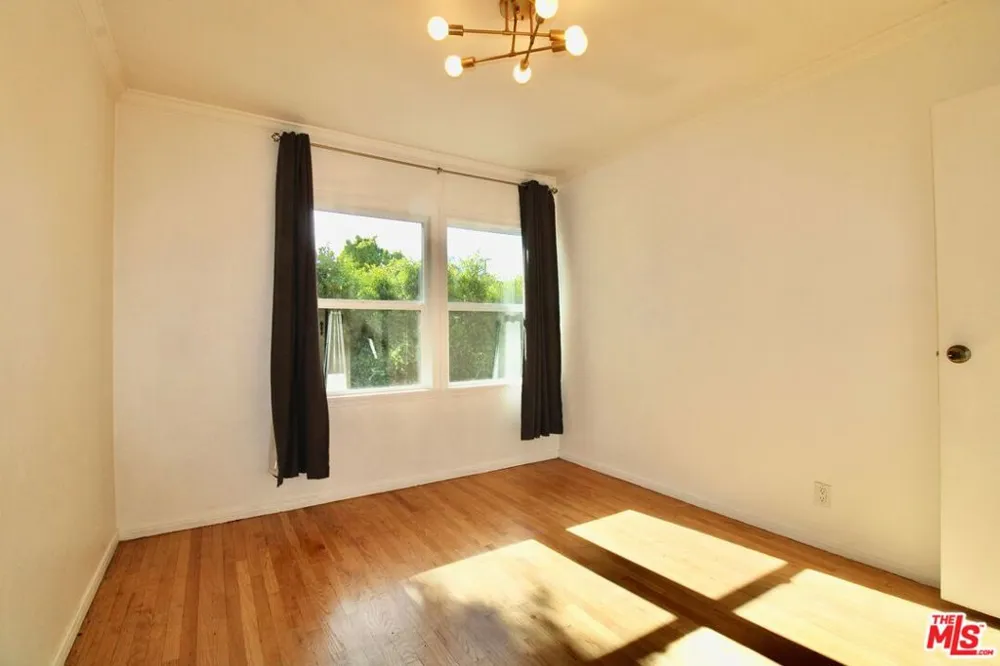 4336 Laurel Canyon Blvd Studio City, CA 91604
