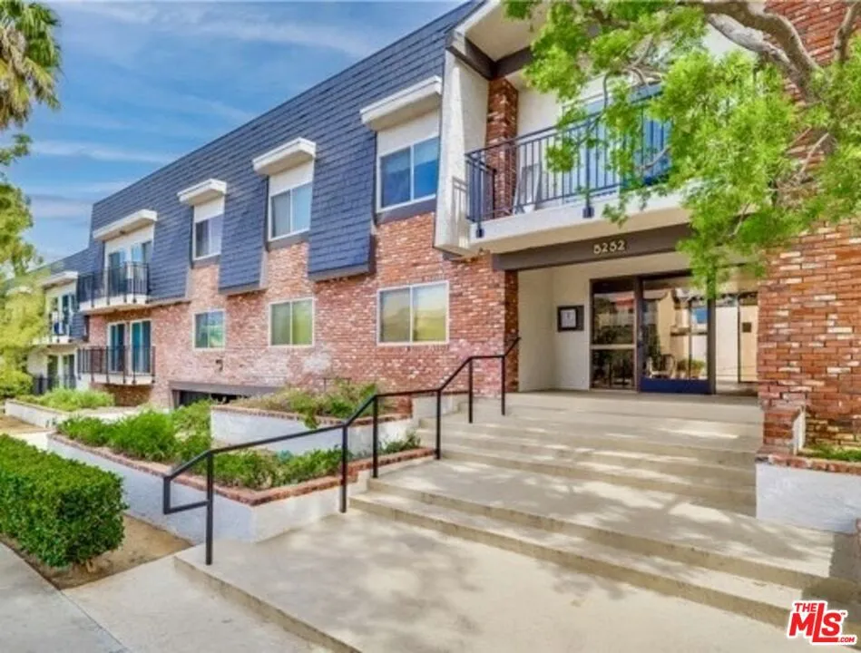5252 COLDWATER CANYON AVENUE #207 Van Nuys, CA 91401