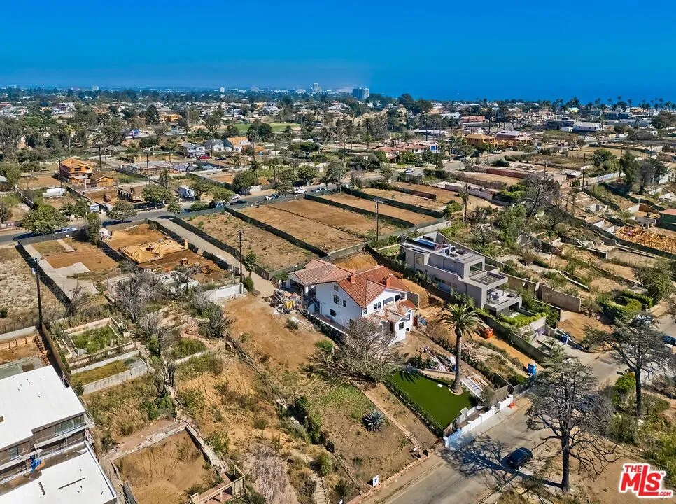 736 Haverford Avenue Pacific Palisades, CA 90272