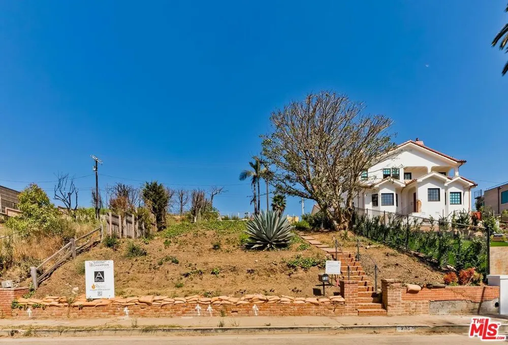 736 Haverford Avenue Pacific Palisades, CA 90272
