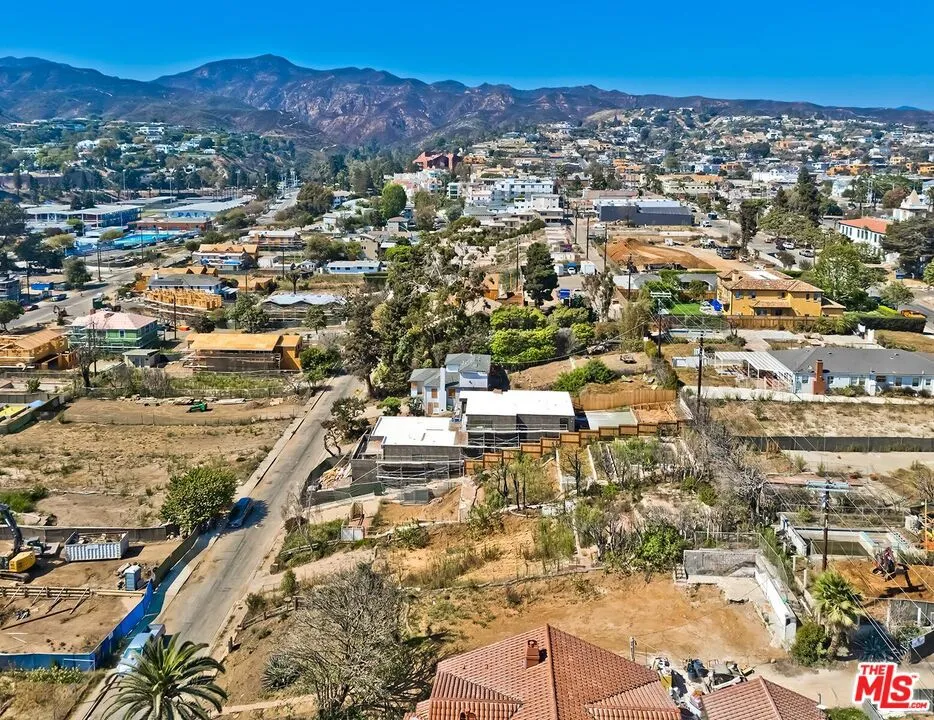 736 Haverford Avenue Pacific Palisades, CA 90272