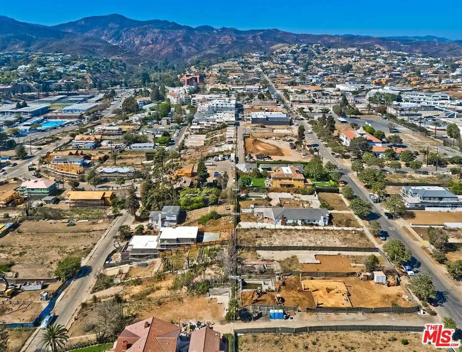 736 Haverford Avenue Pacific Palisades, CA 90272
