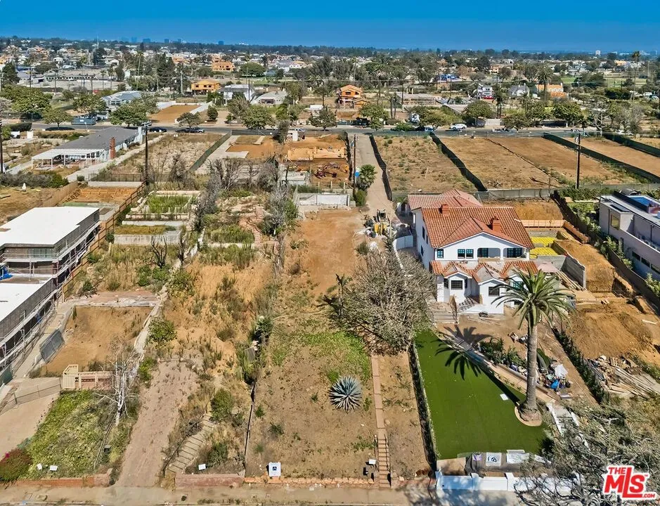736 Haverford Avenue Pacific Palisades, CA 90272