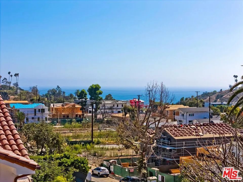 736 Haverford Avenue Pacific Palisades, CA 90272
