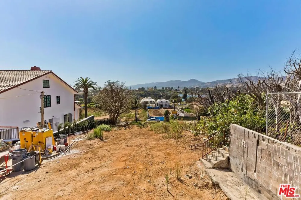 736 Haverford Avenue Pacific Palisades, CA 90272