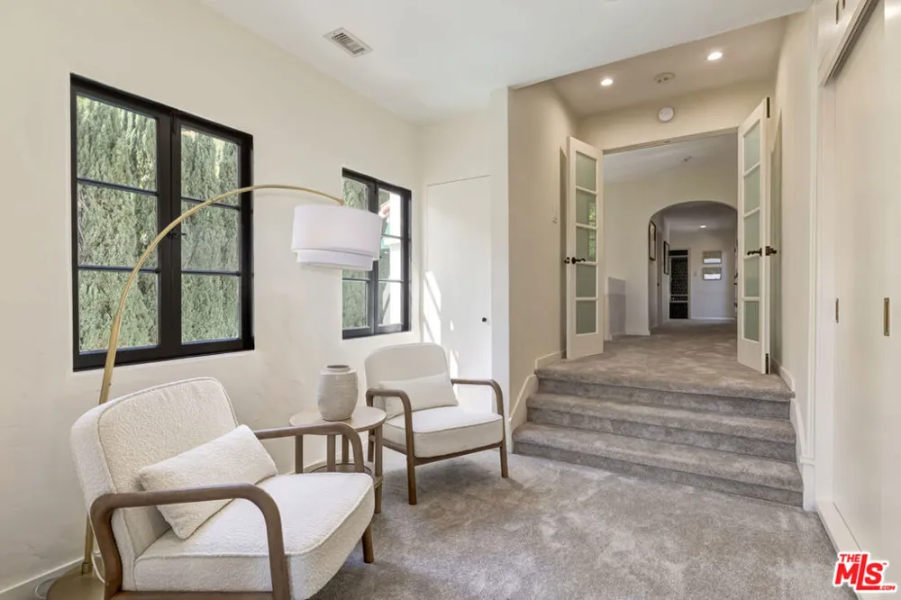 1701 Queens Court Los Angeles, CA 90069