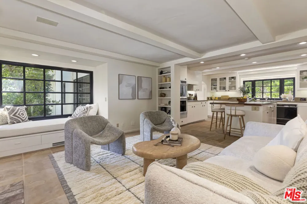 1701 Queens Court Los Angeles, CA 90069
