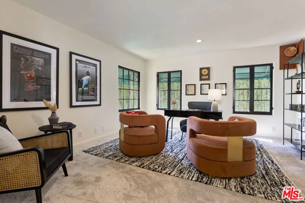 1701 Queens Court Los Angeles, CA 90069