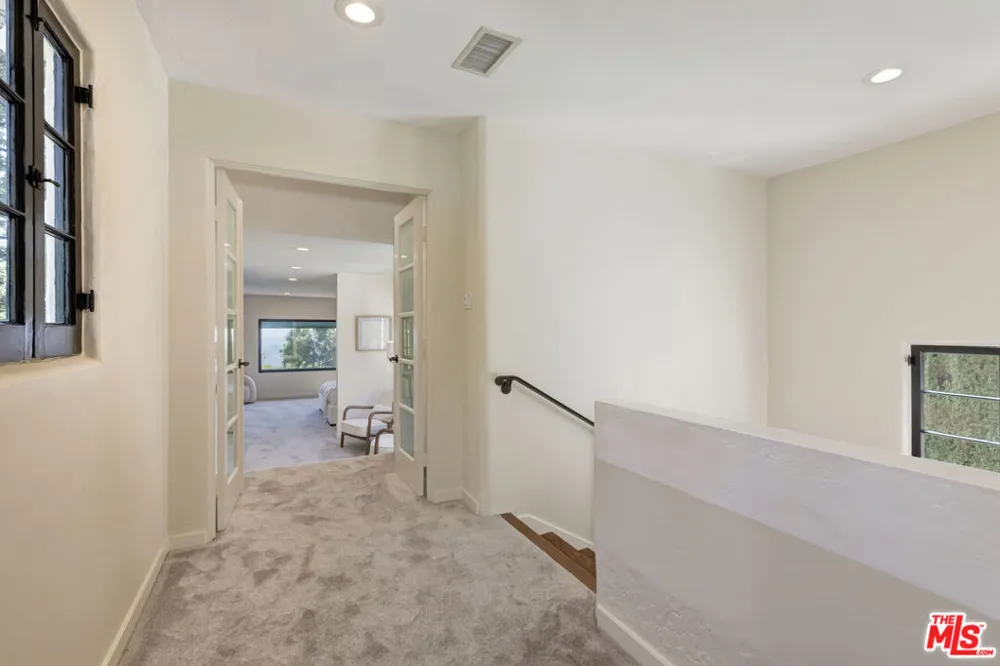 1701 Queens Court Los Angeles, CA 90069