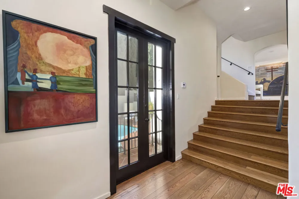 1701 Queens Court Los Angeles, CA 90069