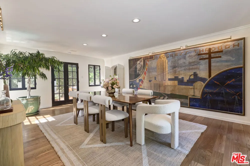 1701 Queens Court Los Angeles, CA 90069