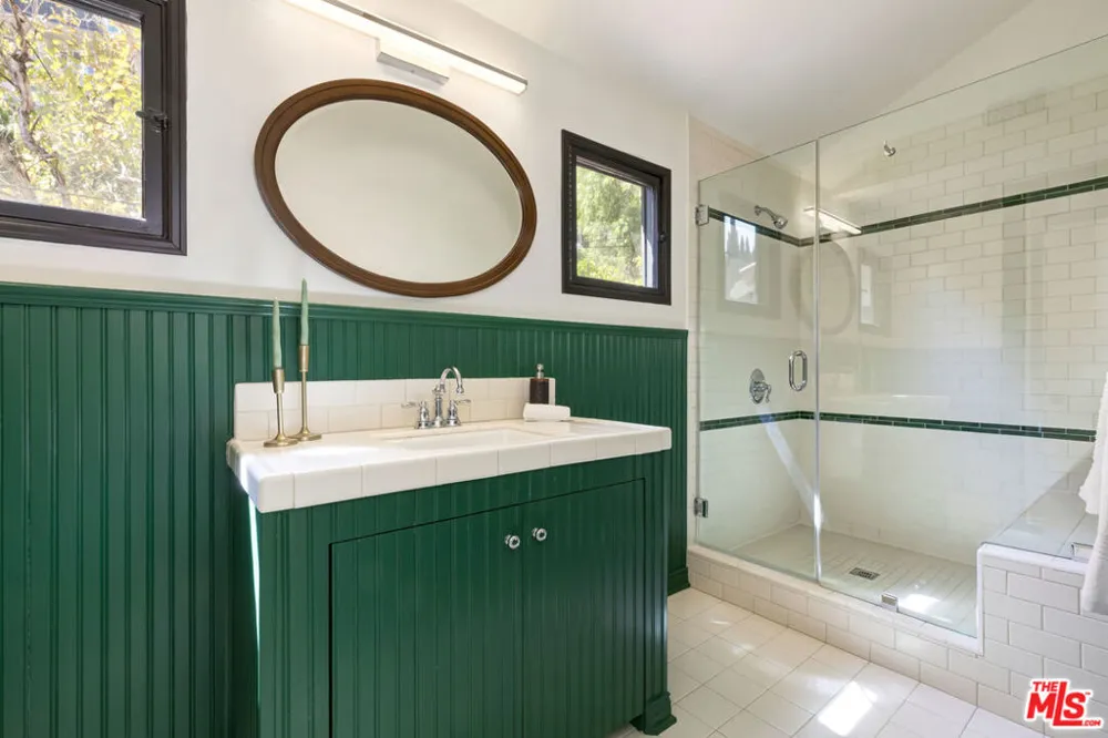 1701 Queens Court Los Angeles, CA 90069