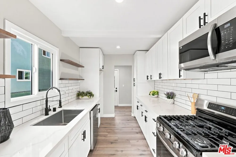 214 E 76th Place Los Angeles, CA 90003