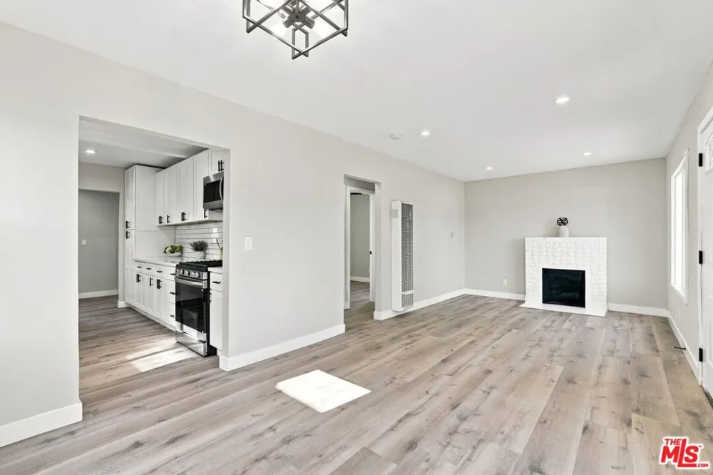 214 E 76th Place Los Angeles, CA 90003