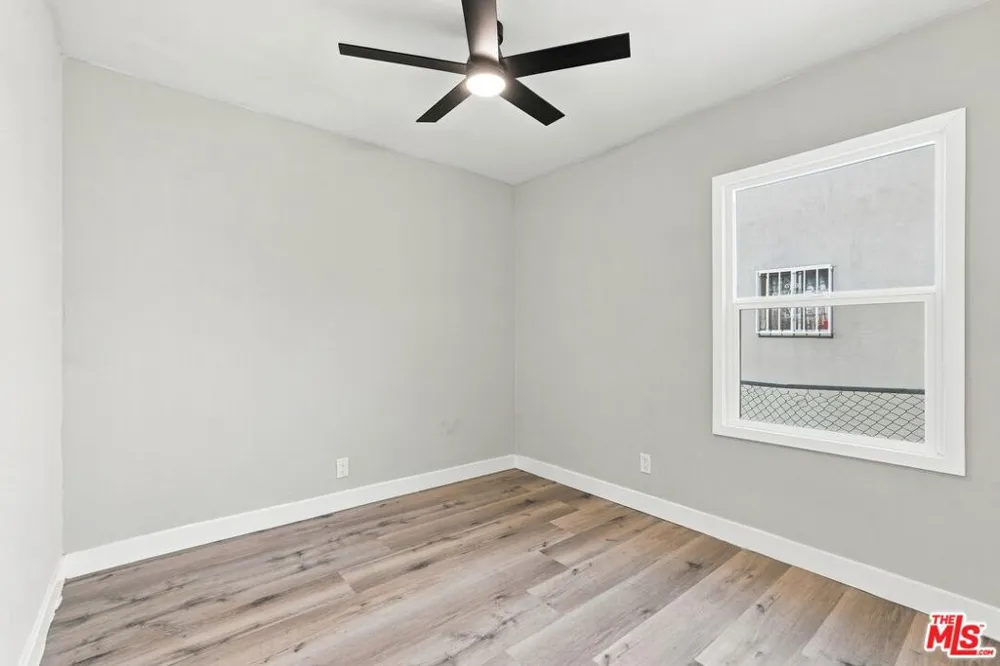 214 E 76th Place Los Angeles, CA 90003