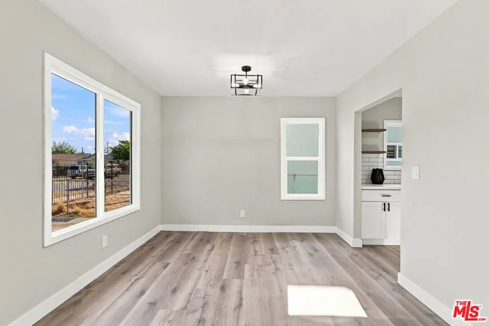 214 E 76th Place Los Angeles, CA 90003
