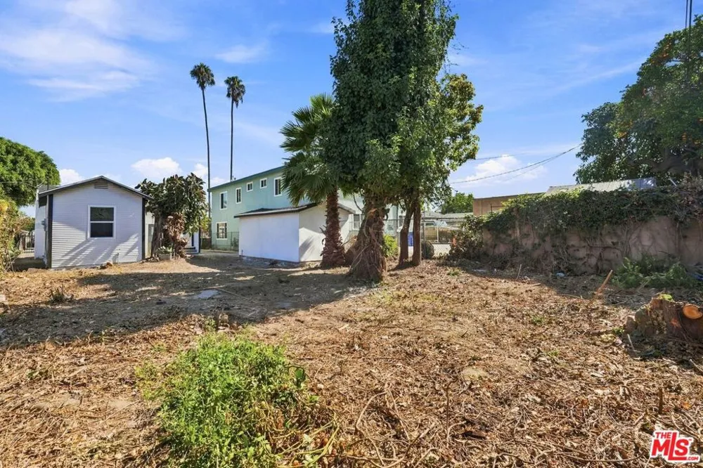 214 E 76th Place Los Angeles, CA 90003