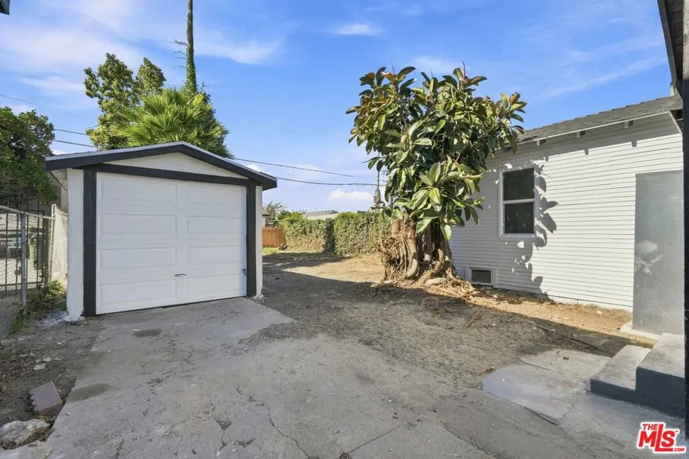 214 E 76th Place Los Angeles, CA 90003