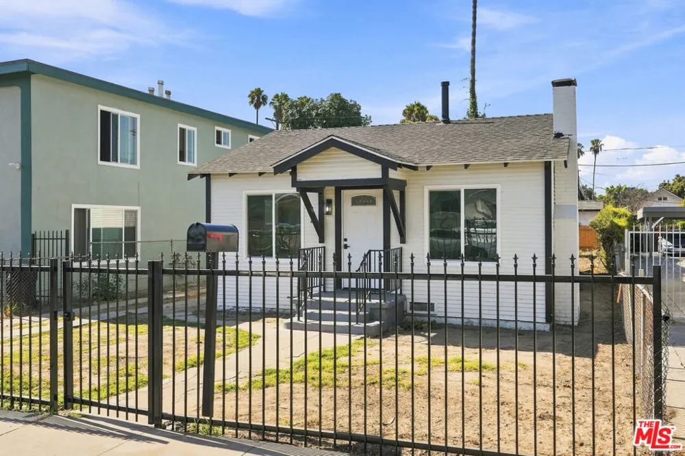 214 E 76th Place Los Angeles, CA 90003