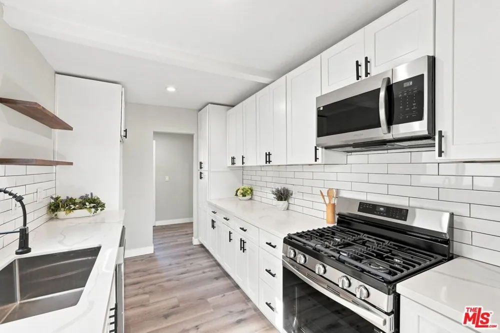 214 E 76th Place Los Angeles, CA 90003