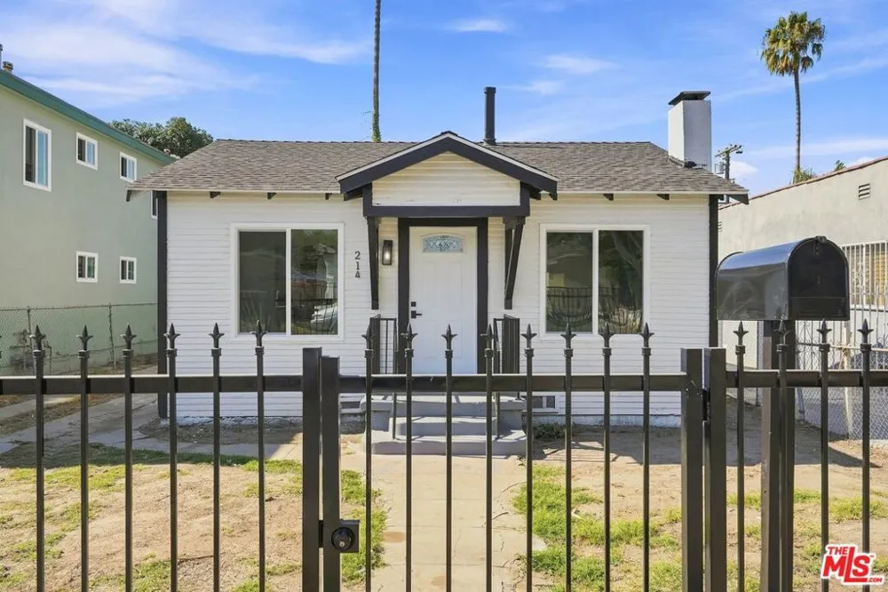 214 E 76th Place Los Angeles, CA 90003