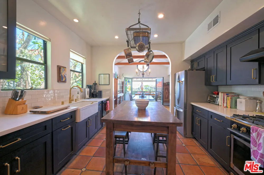 6855 Los Altos Place Los Angeles, CA 90068