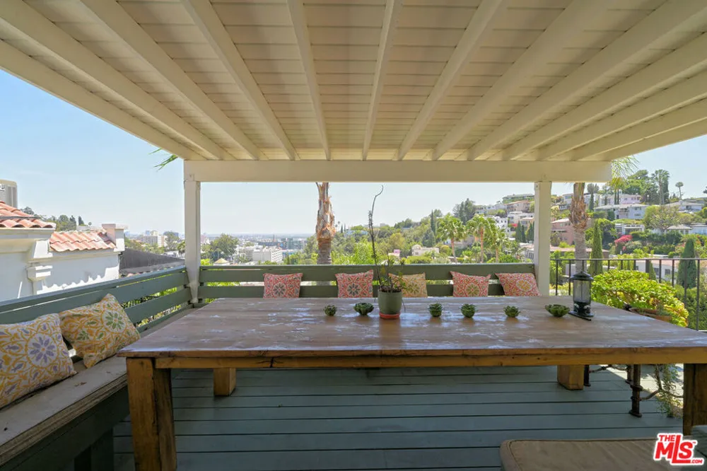 6855 Los Altos Place Los Angeles, CA 90068