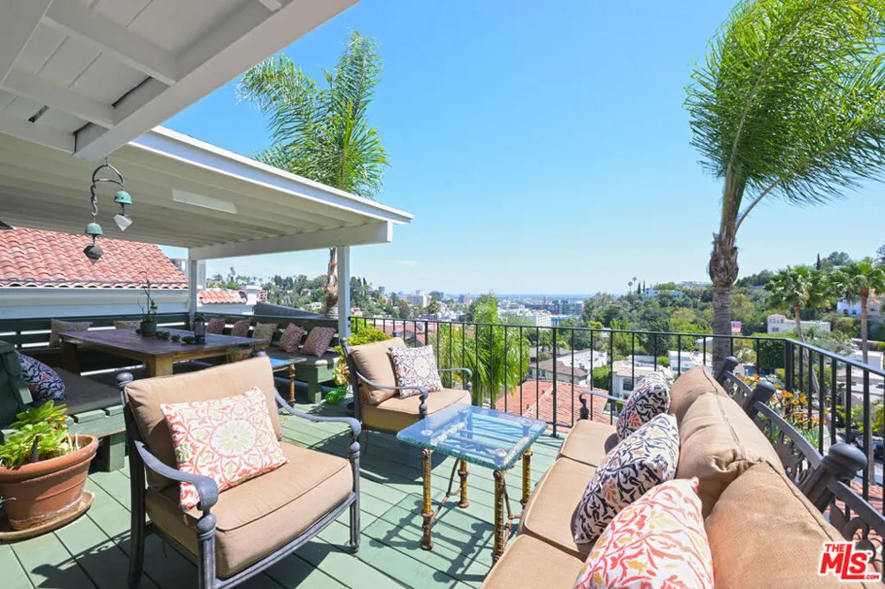 6855 Los Altos Place Los Angeles, CA 90068