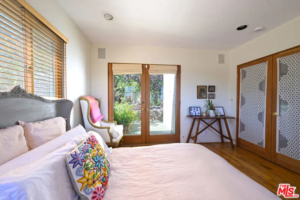 6855 Los Altos Place Los Angeles, CA 90068
