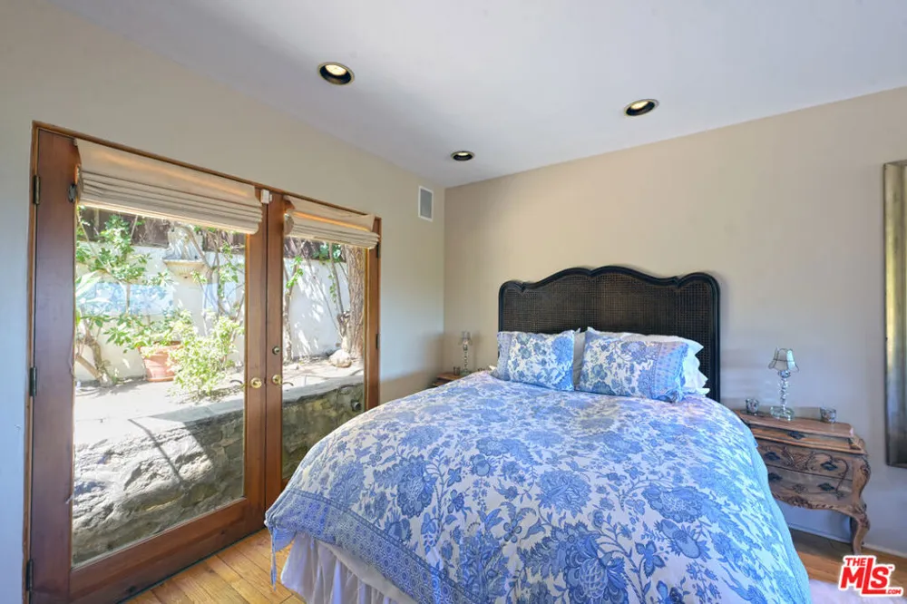 6855 Los Altos Place Los Angeles, CA 90068