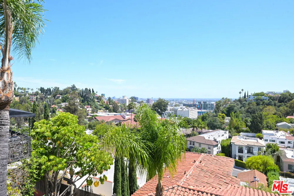 6855 Los Altos Place Los Angeles, CA 90068