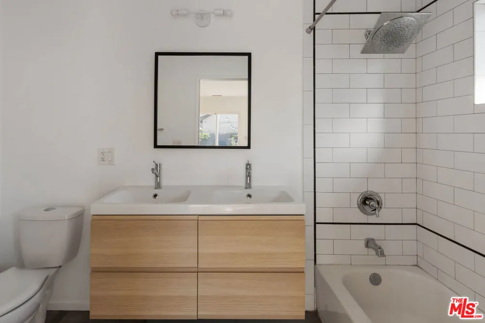 5712 Buchanan Street Los Angeles, CA 90042