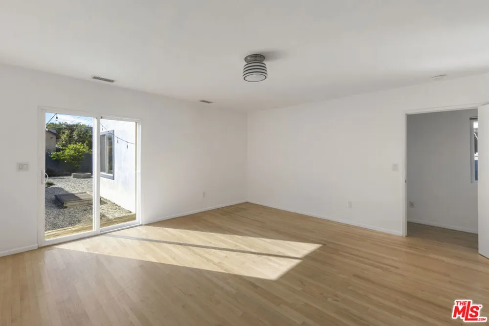 5712 Buchanan Street Los Angeles, CA 90042