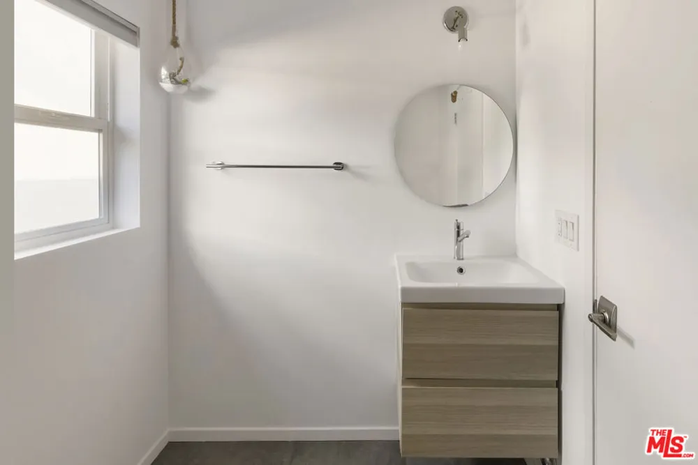 5712 Buchanan Street Los Angeles, CA 90042