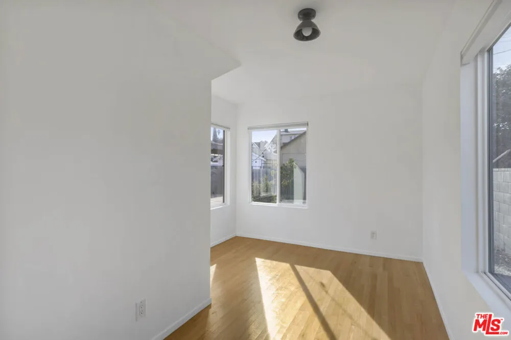 5712 Buchanan Street Los Angeles, CA 90042