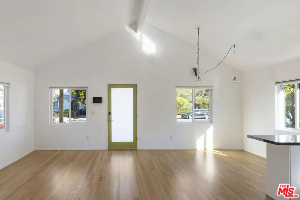 5712 Buchanan Street Los Angeles, CA 90042