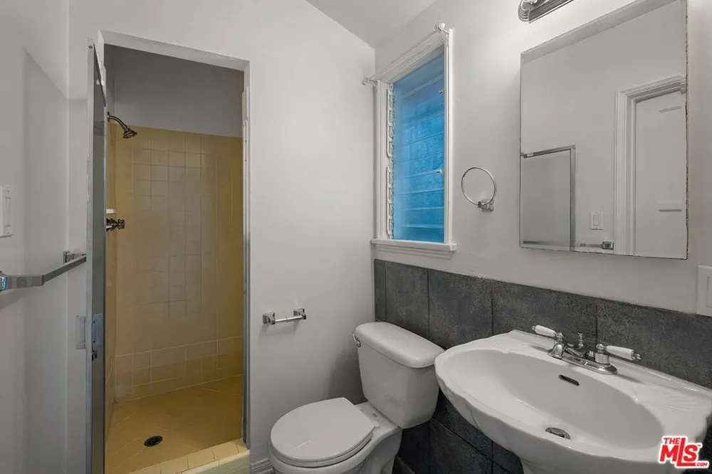 9149 Hillsboro Drive Los Angeles, CA 90034