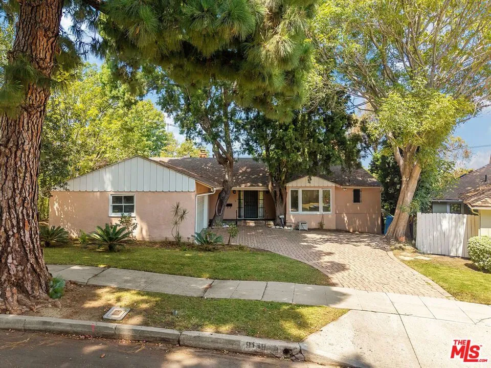 9149 Hillsboro Drive Los Angeles, CA 90034