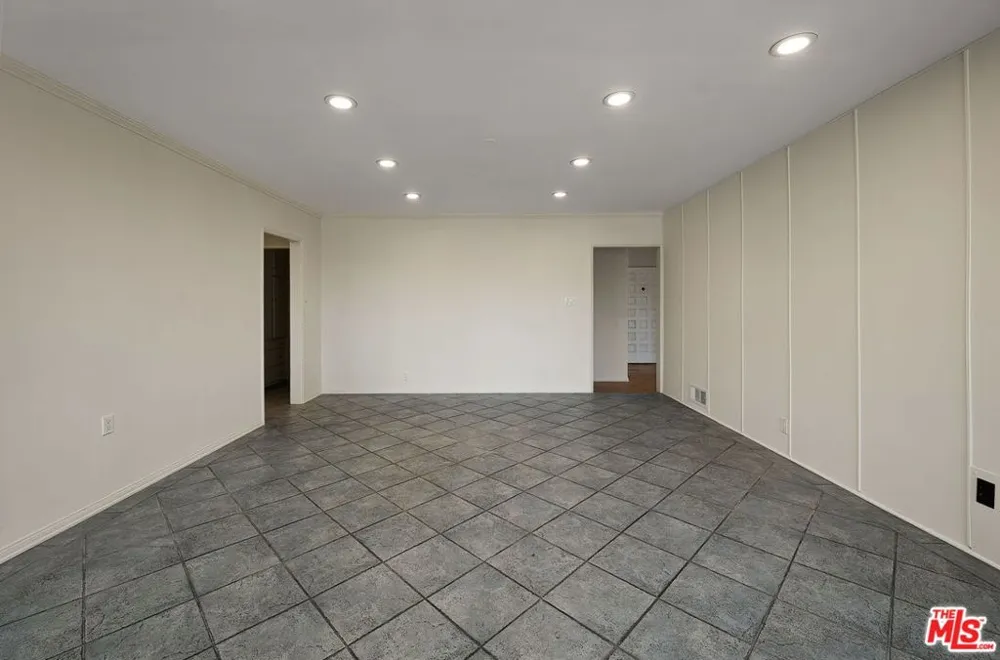 9149 Hillsboro Drive Los Angeles, CA 90034