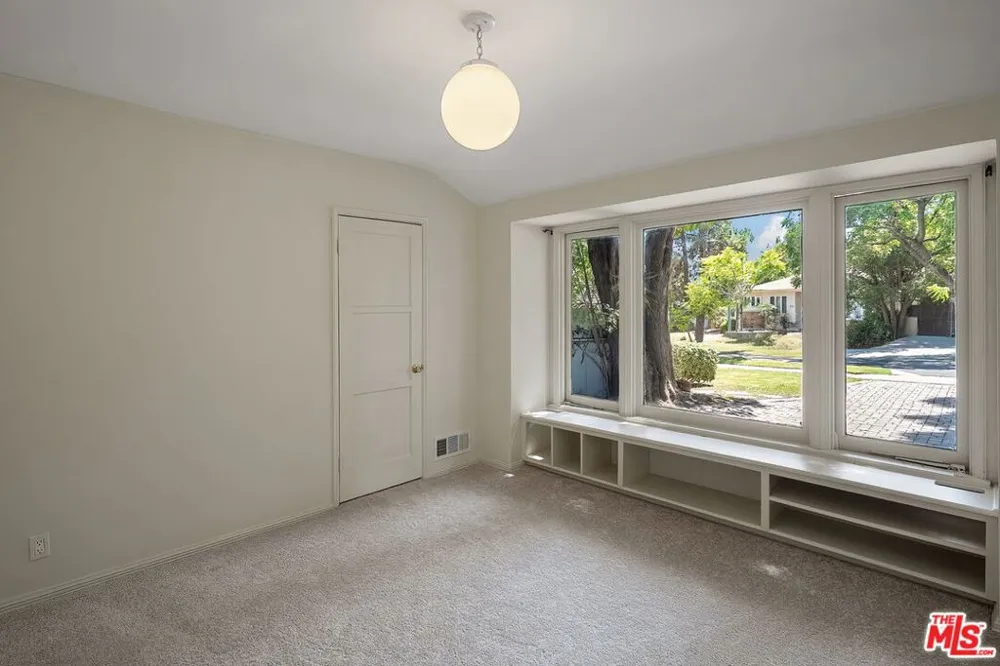 9149 Hillsboro Drive Los Angeles, CA 90034