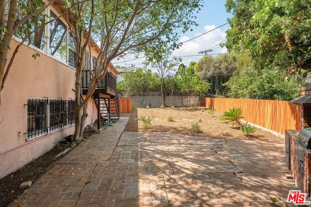 9149 Hillsboro Drive Los Angeles, CA 90034