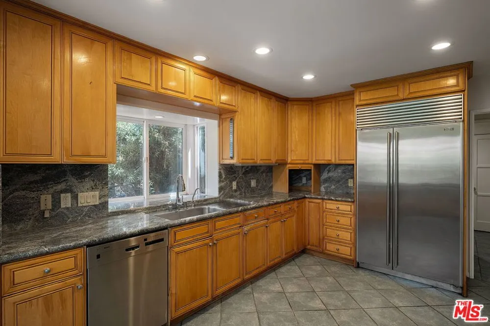 9149 Hillsboro Drive Los Angeles, CA 90034