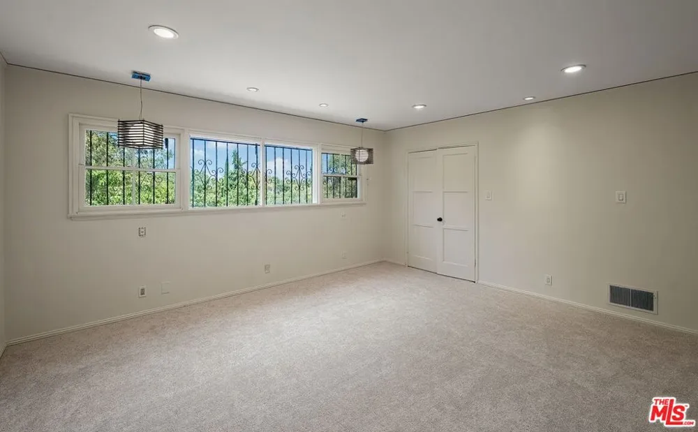 9149 Hillsboro Drive Los Angeles, CA 90034
