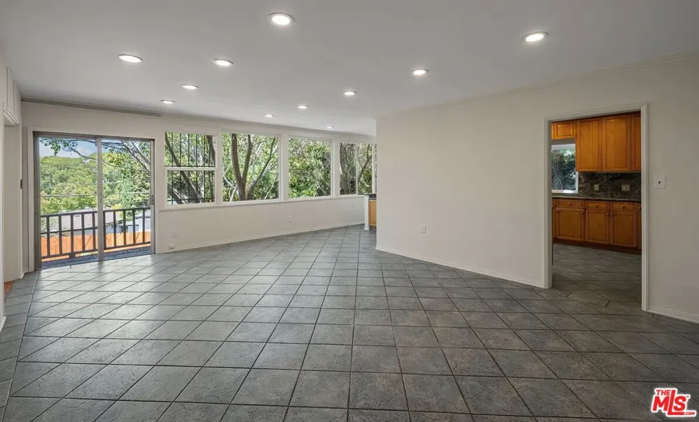 9149 Hillsboro Drive Los Angeles, CA 90034