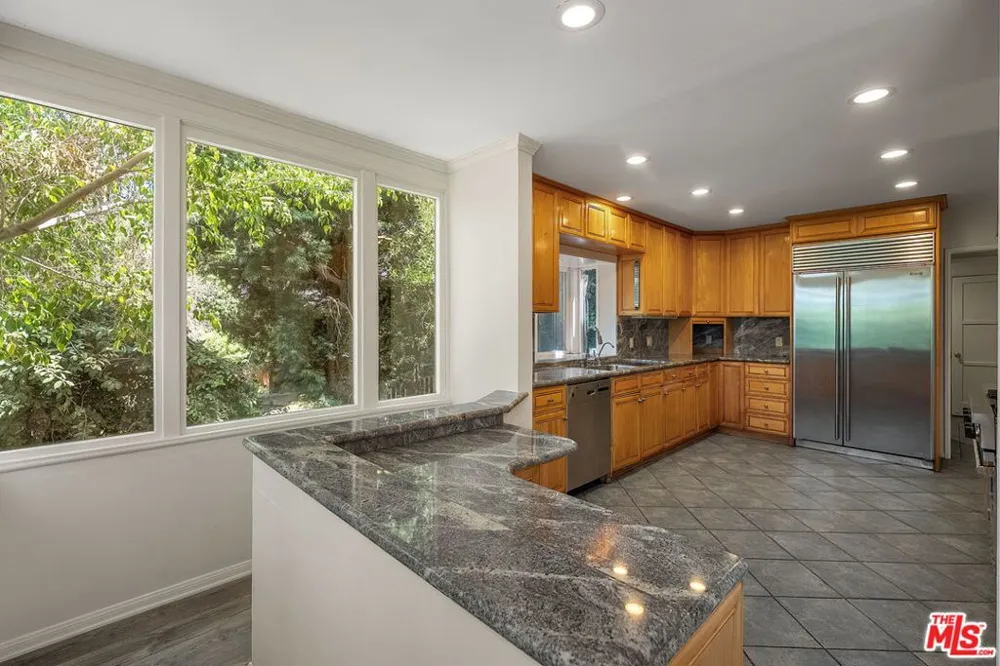 9149 Hillsboro Drive Los Angeles, CA 90034